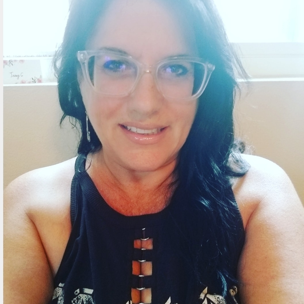 Meet your Posher, Crystal